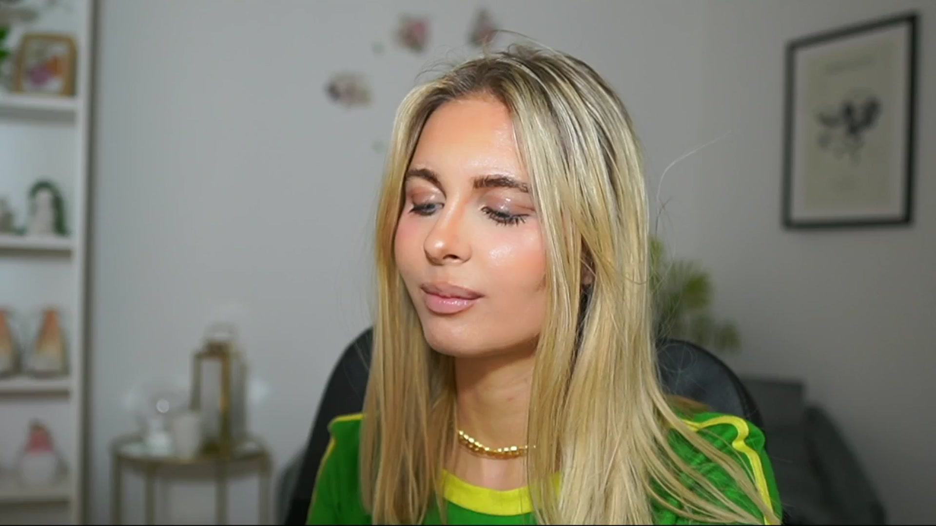 Gallery image thumbnail from Catecrago_'s myfreecams stream on, 03/18/2025, 17:46 image 16 of 20