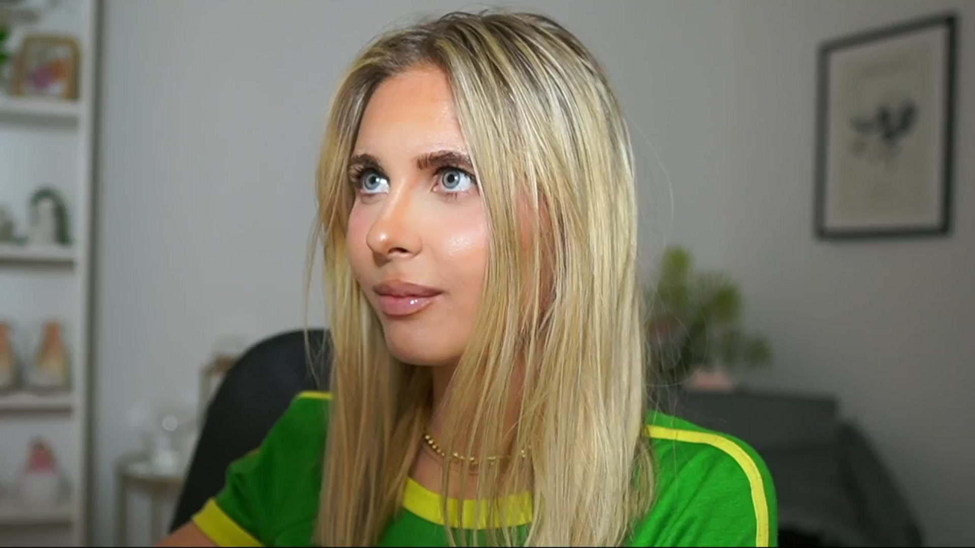 Gallery image thumbnail from Catecrago_'s myfreecams stream on, 03/18/2025, 17:46 image 8 of 20