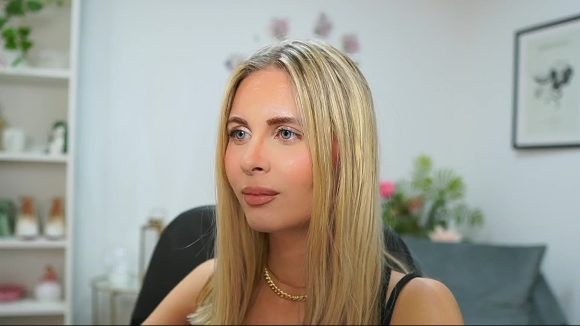 Gallery image thumbnail from Catecrago_'s myfreecams stream on, 03/20/2025, 14:38 image 16 of 20