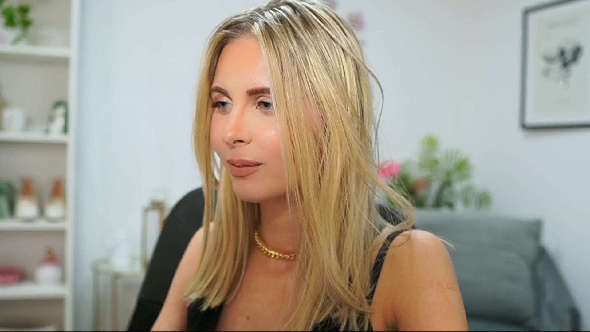 Gallery image thumbnail from Catecrago_'s myfreecams stream on, 03/20/2025, 18:03 image 18 of 20