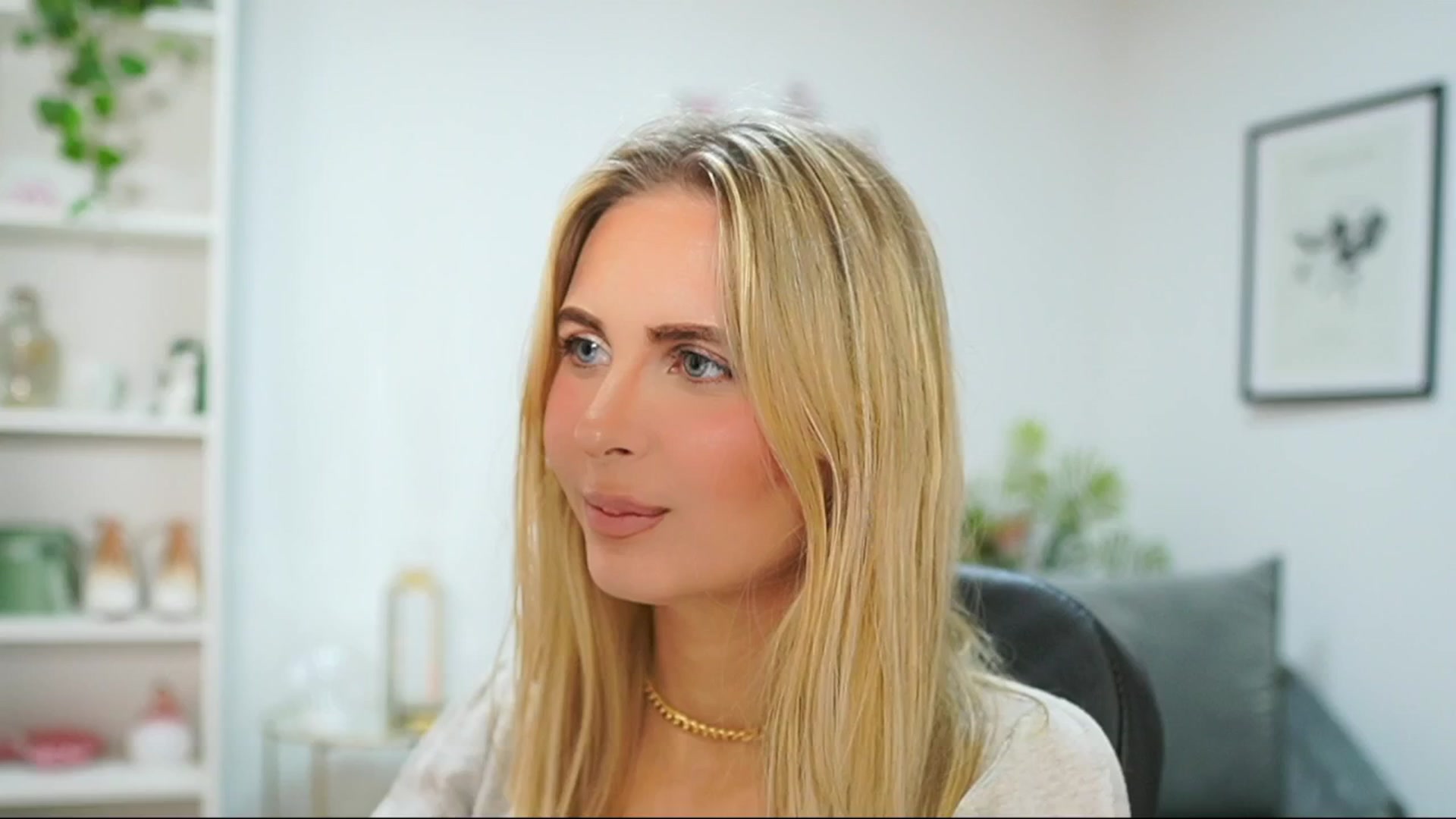 Gallery image thumbnail from Catecrago_'s myfreecams stream on, 03/27/2025, 14:20 image 19 of 20
