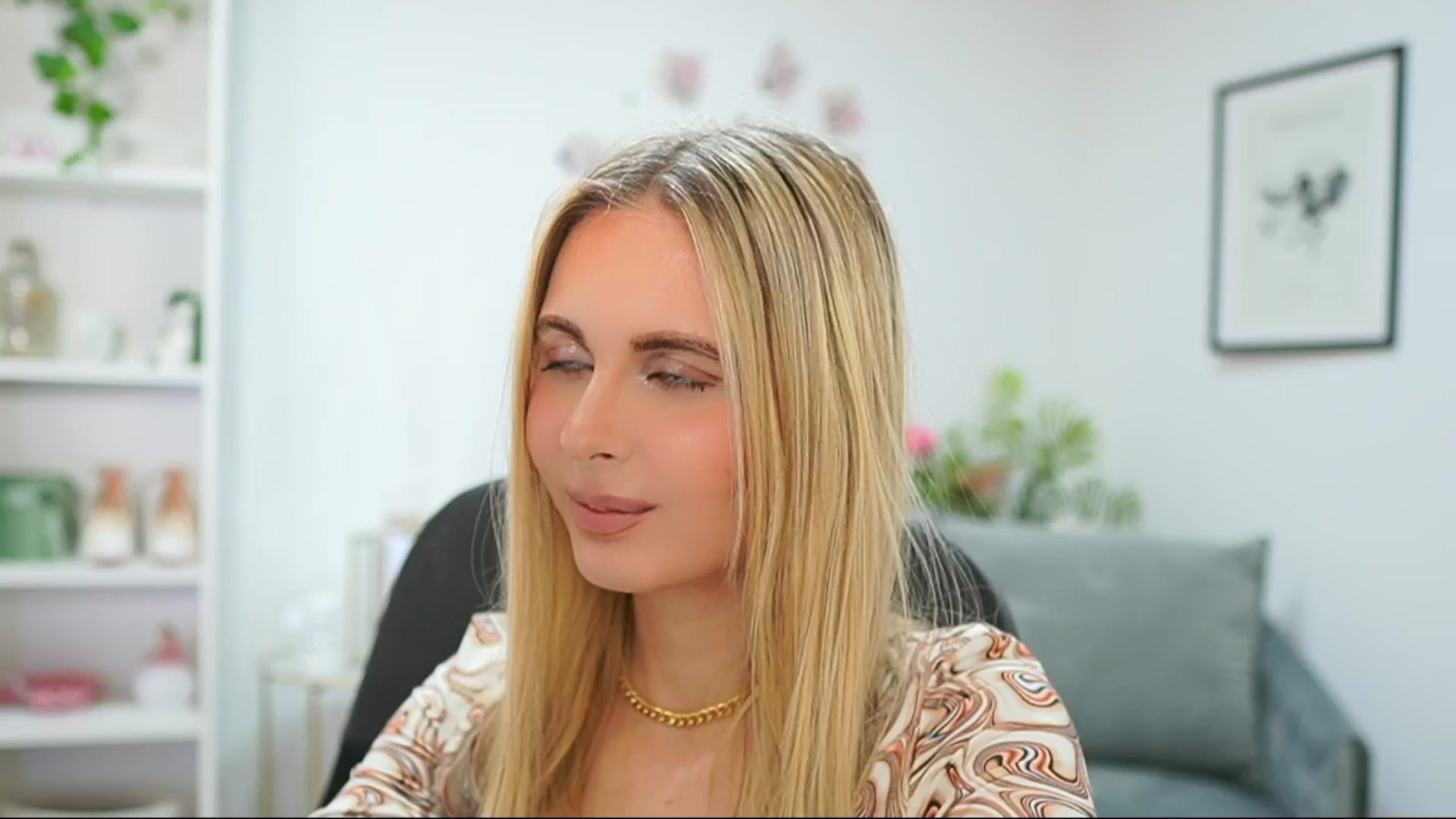 Gallery image thumbnail from Catecrago_'s myfreecams stream on, 04/03/2025, 14:23 image 17 of 20
