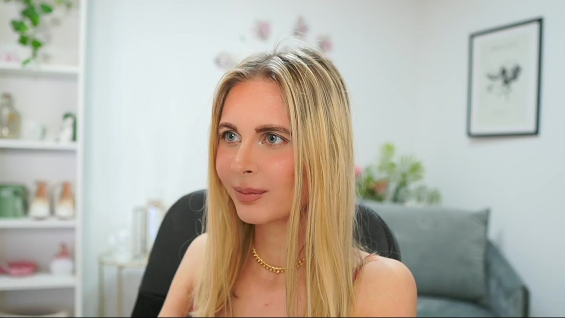Gallery image thumbnail from Catecrago_'s myfreecams stream on, 04/03/2025, 17:49 image 9 of 20