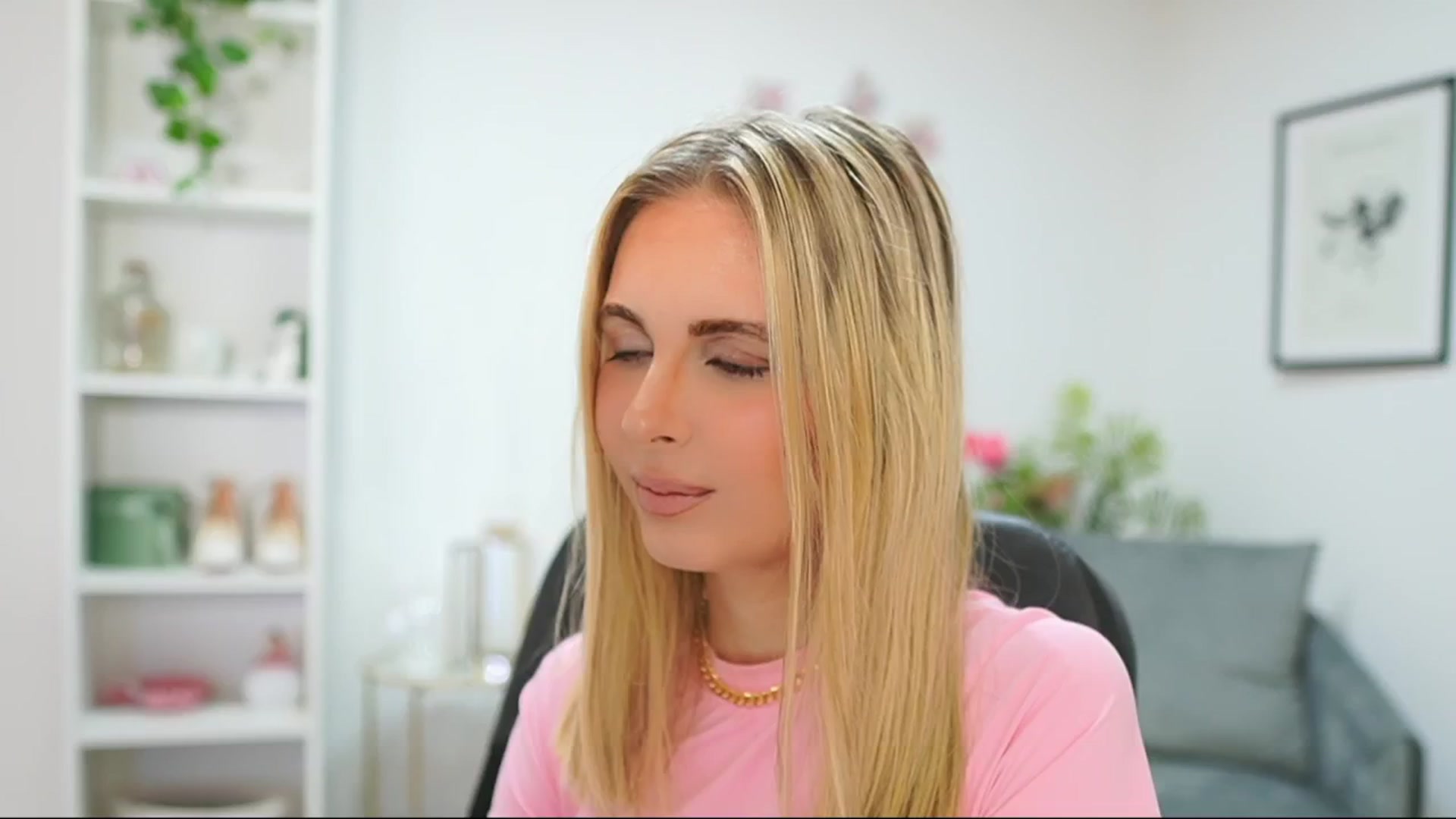 Gallery image thumbnail from Catecrago_'s myfreecams stream on, 04/04/2025, 10:14 image 17 of 20