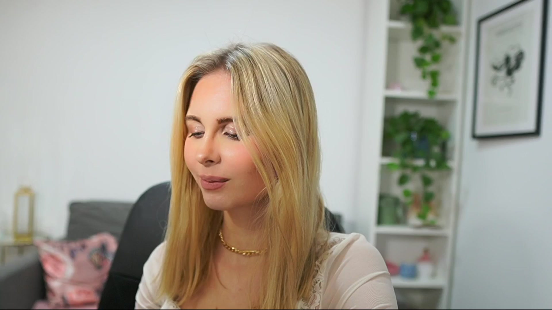 Gallery image thumbnail from Catecrago_'s myfreecams stream on, 04/08/2025, 16:30 image 1 of 20