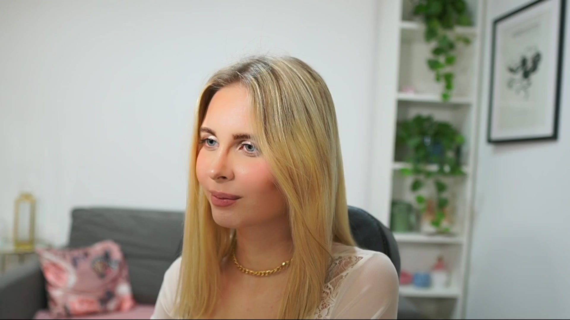 Gallery image thumbnail from Catecrago_'s myfreecams stream on, 04/08/2025, 16:30 image 17 of 20