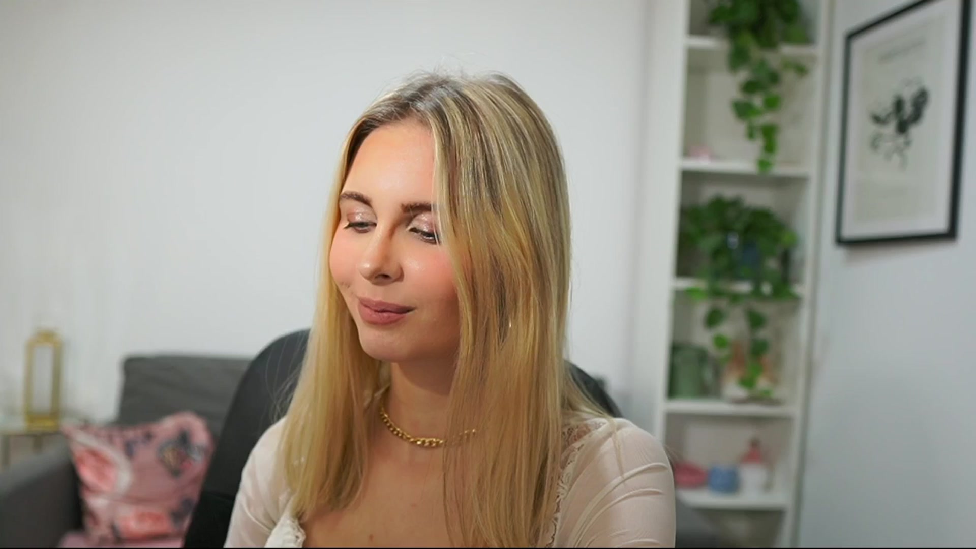 Gallery image thumbnail from Catecrago_'s myfreecams stream on, 04/08/2025, 18:04 image 1 of 20