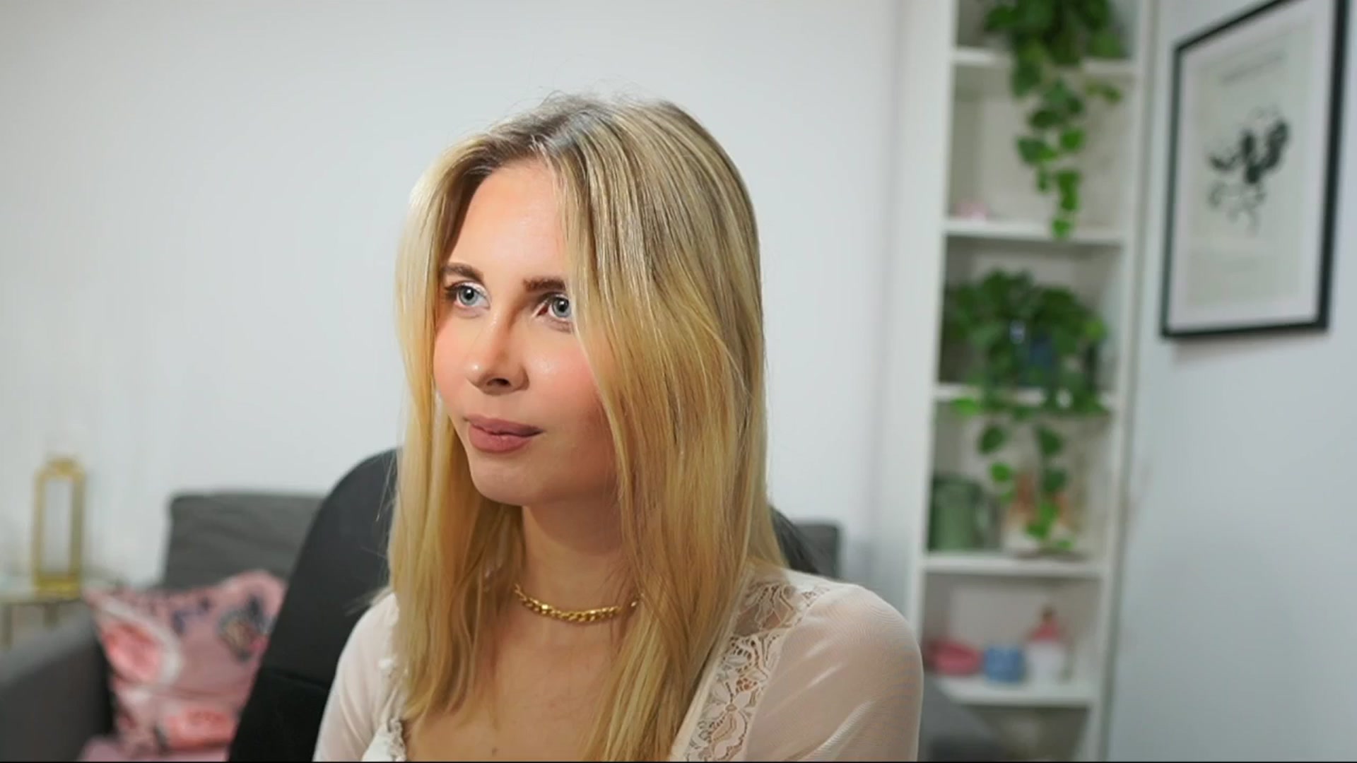 Gallery image thumbnail from Catecrago_'s myfreecams stream on, 04/08/2025, 18:04 image 5 of 20