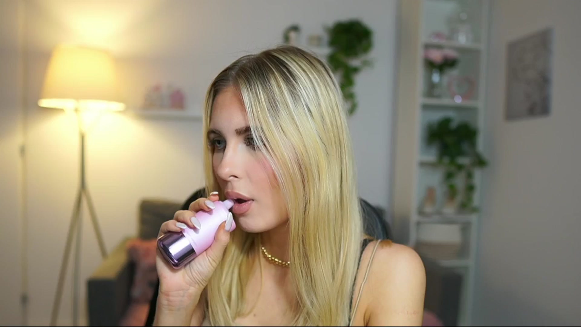 Gallery image thumbnail from Catecrago_'s myfreecams stream on, 04/10/2025, 14:27 image 8 of 20