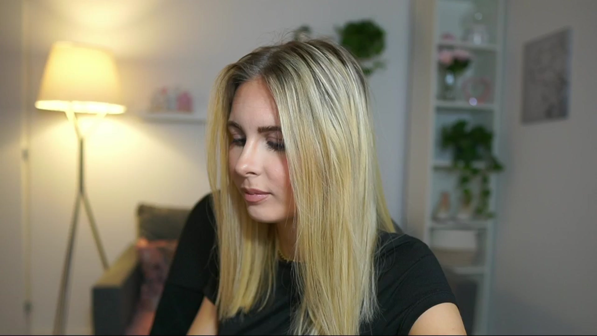 Gallery image thumbnail from Catecrago_'s myfreecams stream on, 04/11/2025, 08:25 image 18 of 20