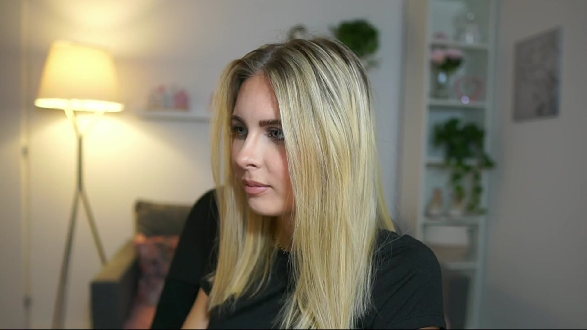 Gallery image thumbnail from Catecrago_'s myfreecams stream on, 04/11/2025, 08:25 image 17 of 20