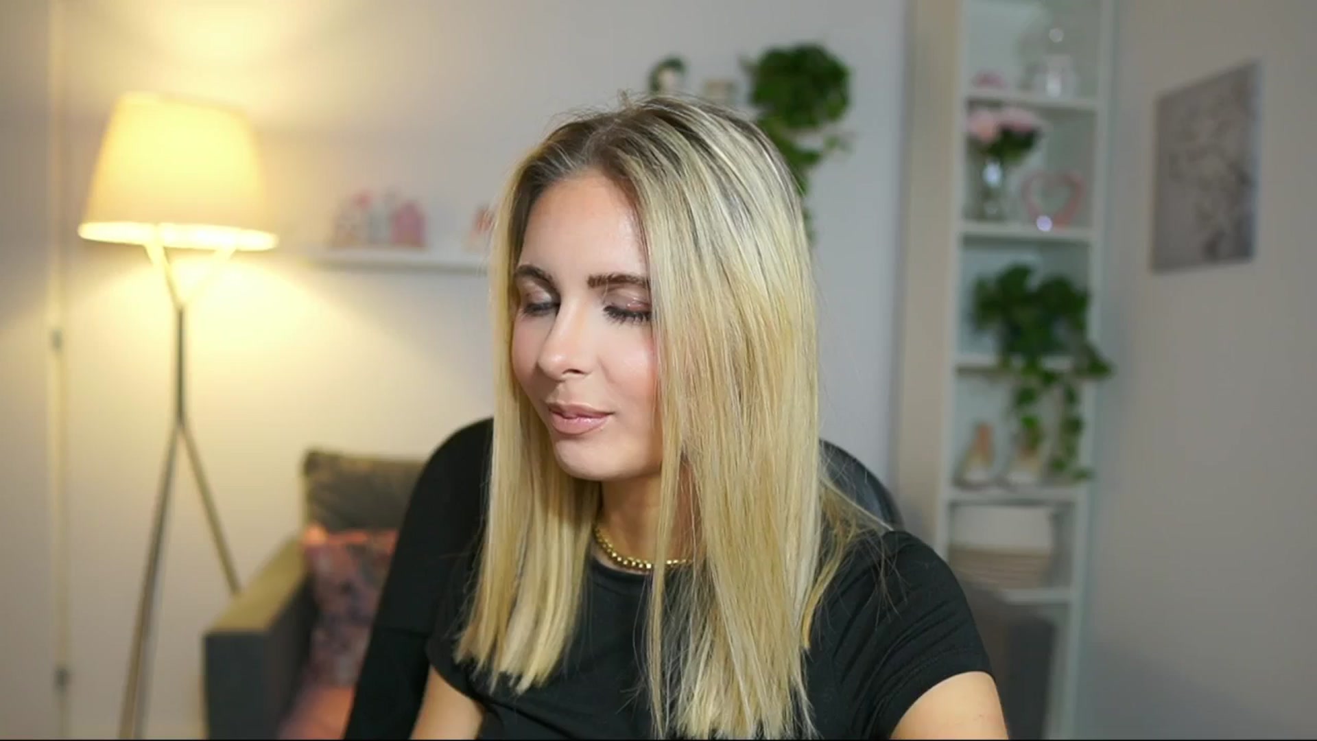 Gallery image thumbnail from Catecrago_'s myfreecams stream on, 04/11/2025, 11:23 image 1 of 20