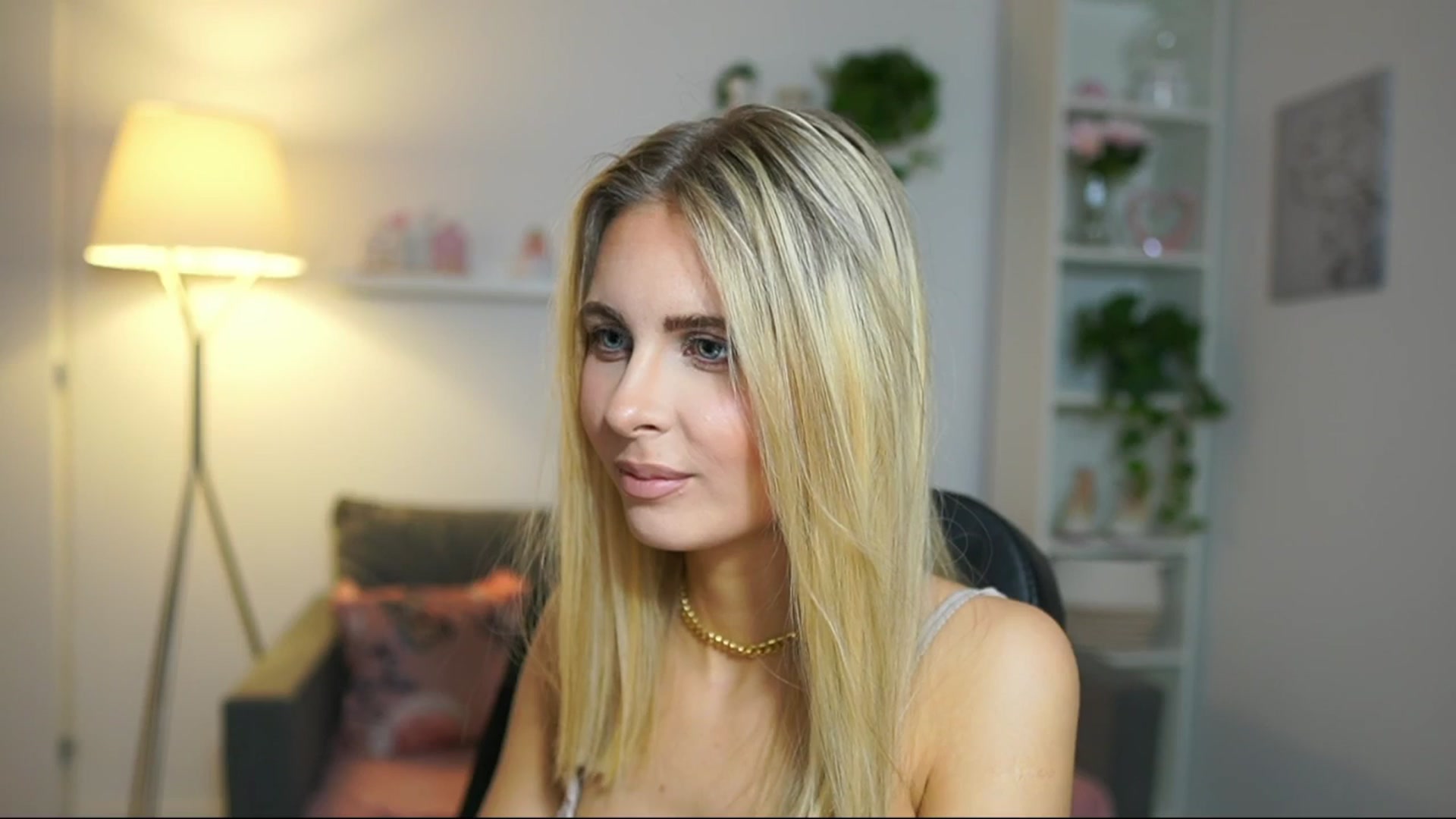 Gallery image thumbnail from Catecrago_'s myfreecams stream on, 04/11/2025, 11:23 image 15 of 20