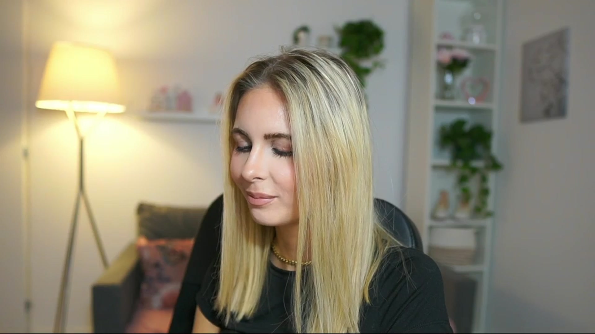 Gallery image thumbnail from Catecrago_'s myfreecams stream on, 04/11/2025, 11:23 image 4 of 20