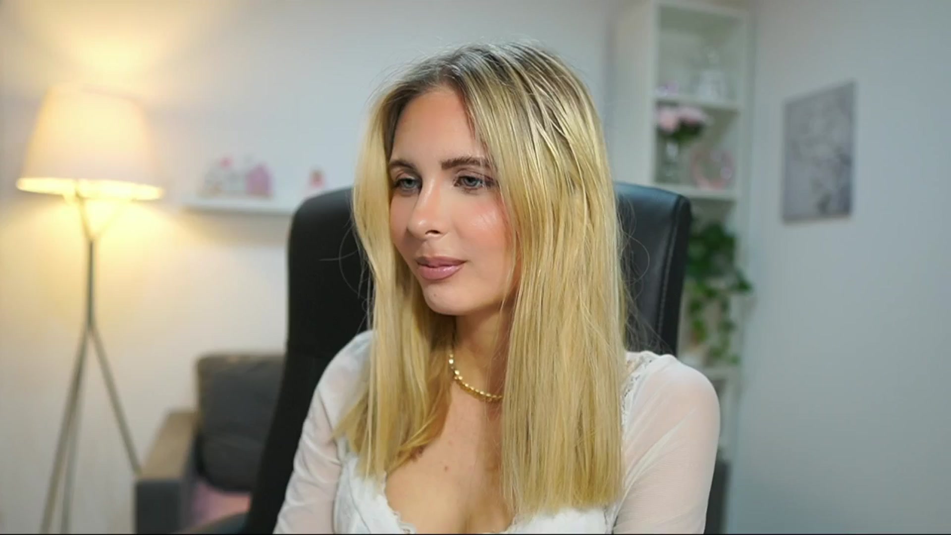 Gallery image thumbnail from Catecrago_'s myfreecams stream on, 04/17/2025, 13:58 image 3 of 20