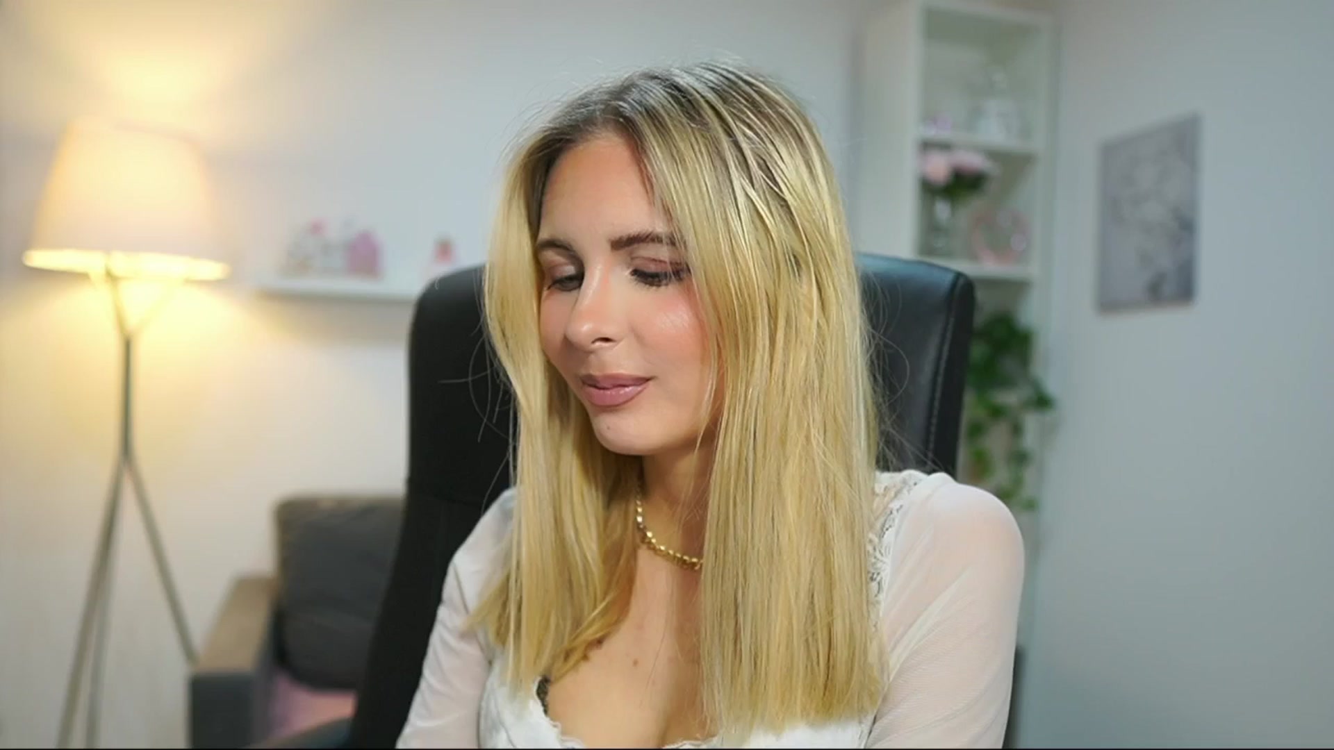 Gallery image thumbnail from Catecrago_'s myfreecams stream on, 04/17/2025, 13:58 image 5 of 20