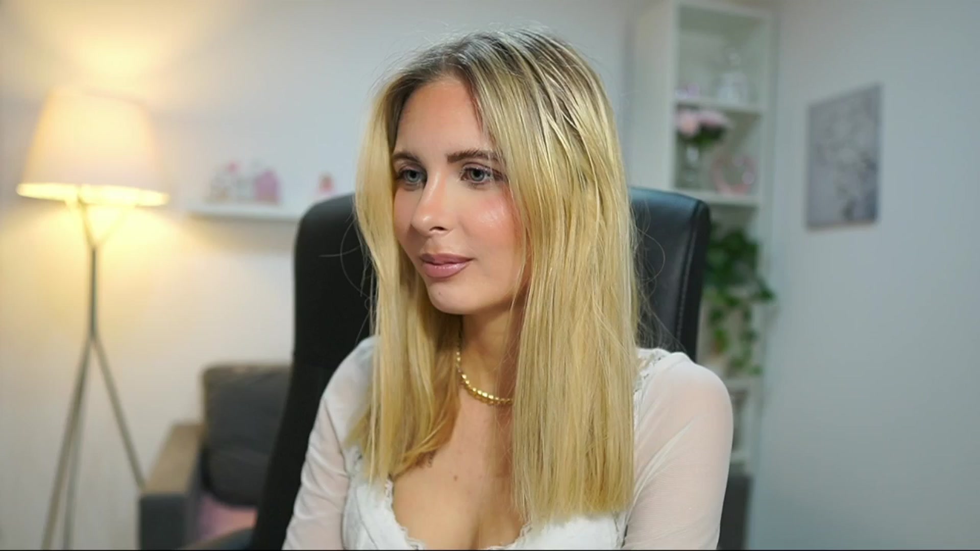 Gallery image thumbnail from Catecrago_'s myfreecams stream on, 04/17/2025, 13:58 image 2 of 20