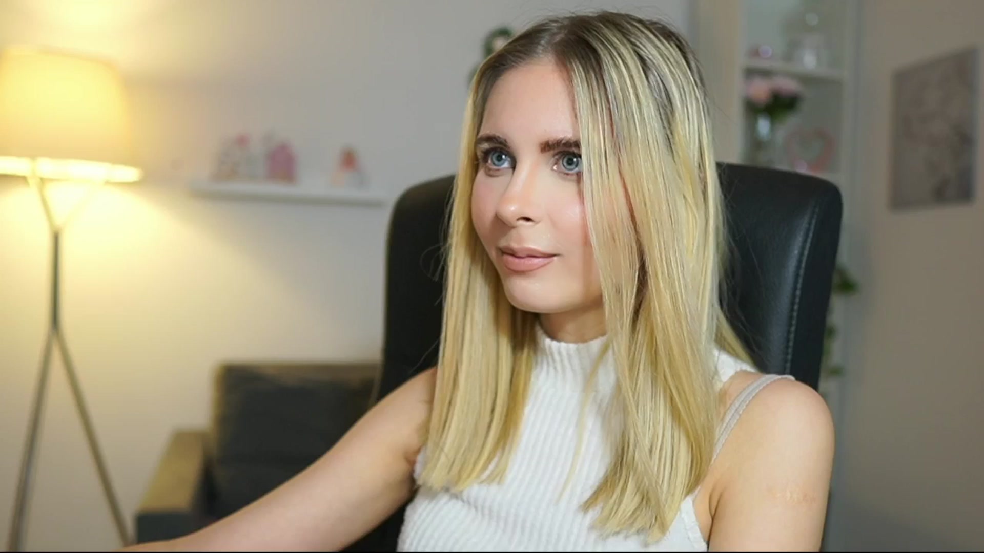Gallery image thumbnail from Catecrago_'s myfreecams stream on, 04/22/2025, 11:37 image 20 of 20