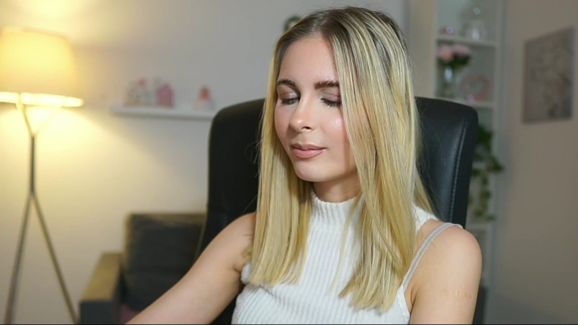 Gallery image thumbnail from Catecrago_'s myfreecams stream on, 04/22/2025, 11:37 image 16 of 20