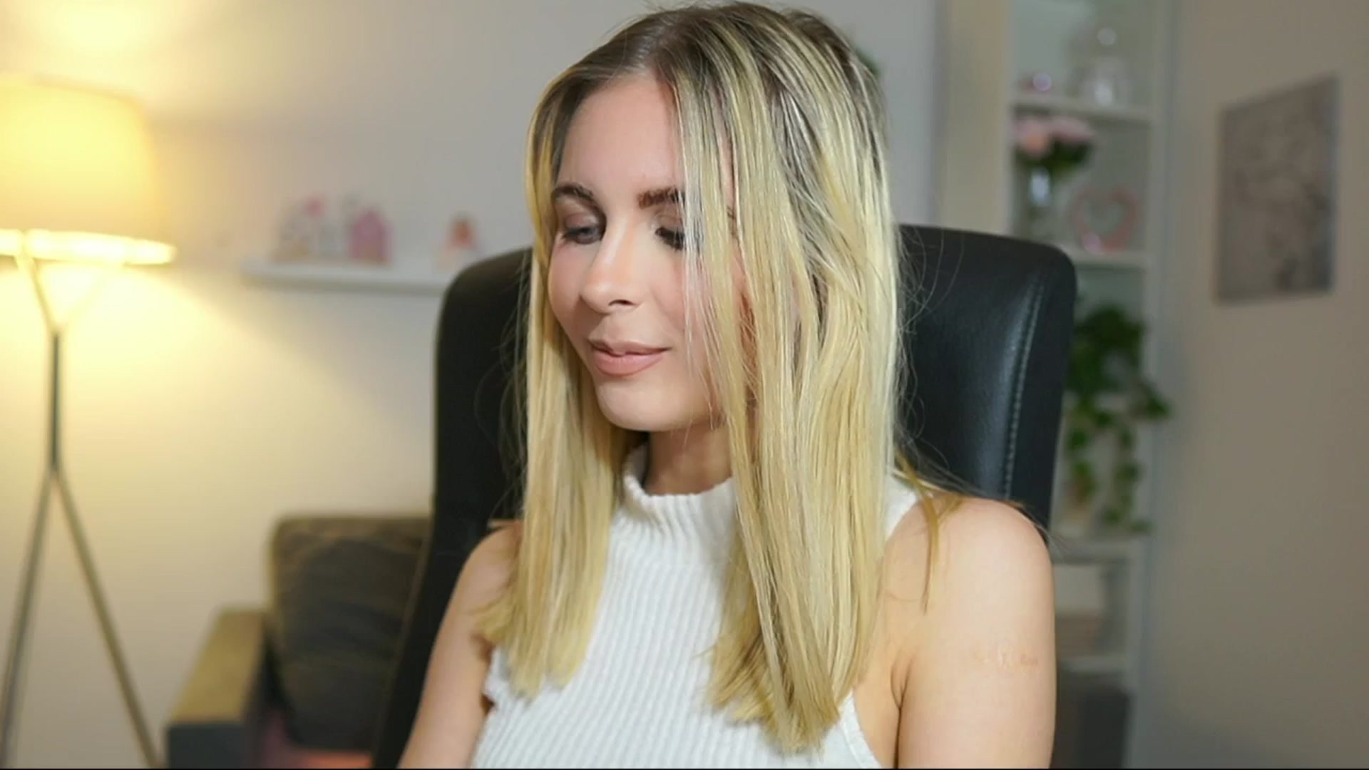 Gallery image thumbnail from Catecrago_'s myfreecams stream on, 04/22/2025, 12:29 image 1 of 20