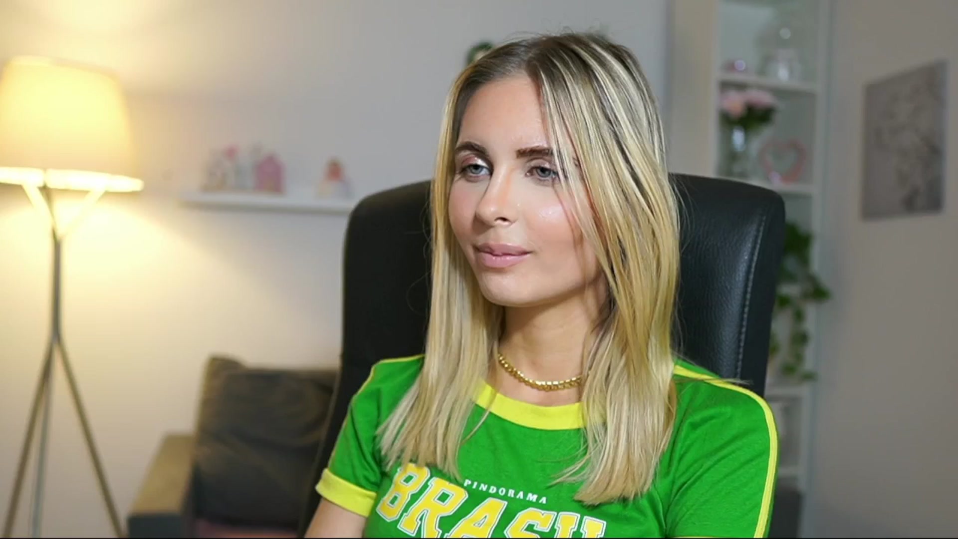 Gallery image thumbnail from Catecrago_'s myfreecams stream on, 04/23/2025, 15:12 image 19 of 20