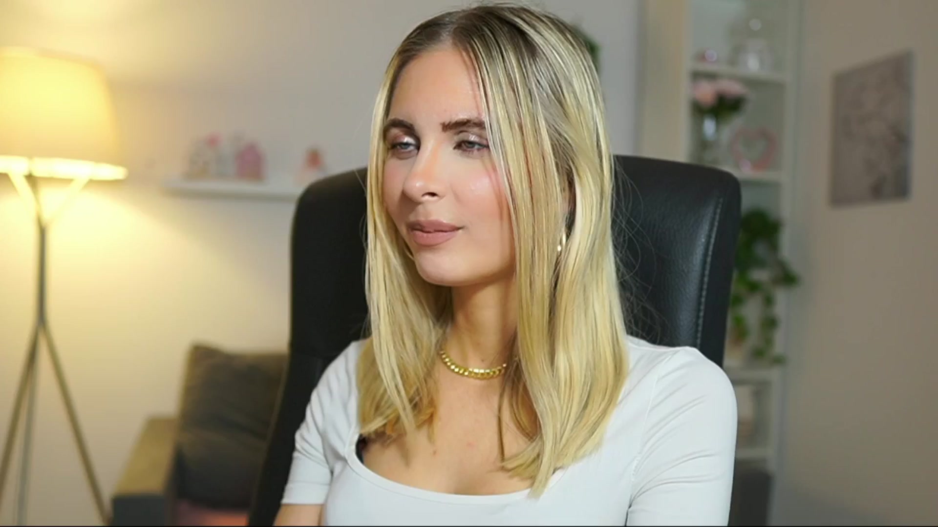 Gallery image thumbnail from Catecrago_'s myfreecams stream on, 04/24/2025, 13:35 image 10 of 20