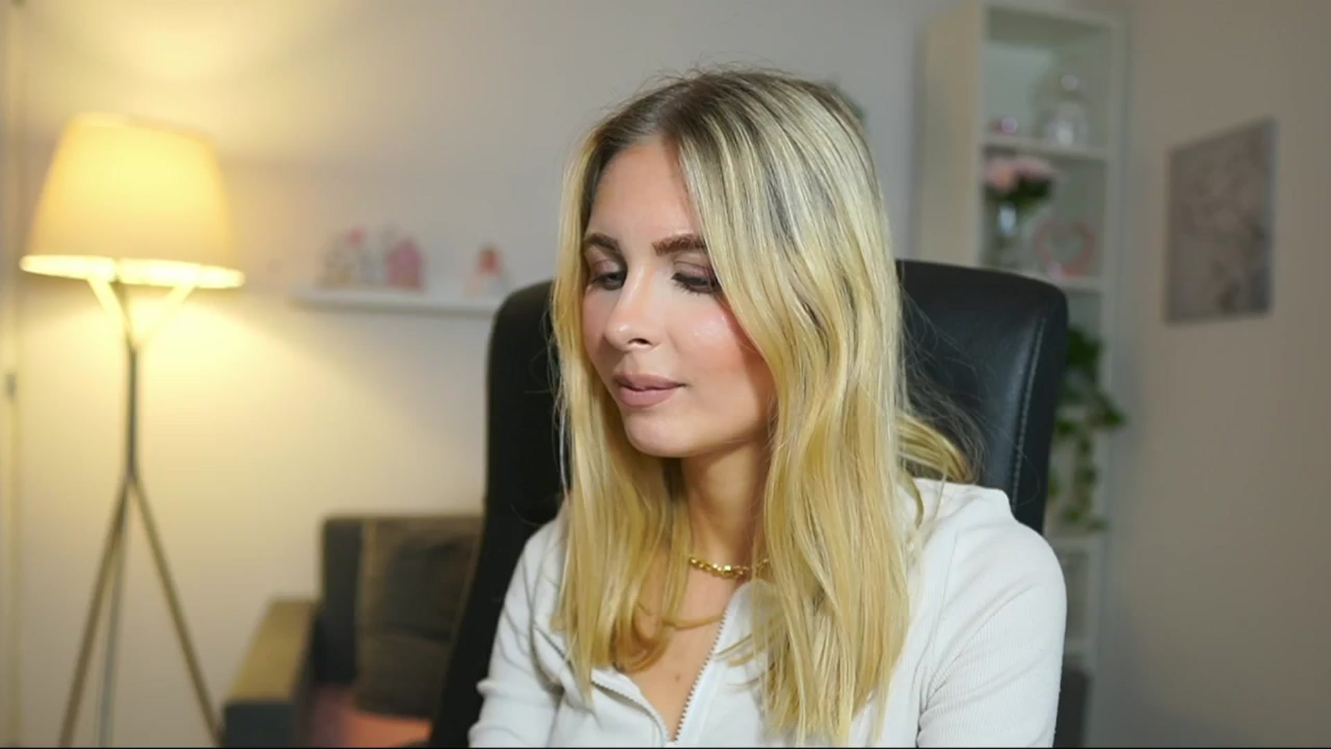 Gallery image thumbnail from Catecrago_'s myfreecams stream on, 04/25/2025, 13:20 image 19 of 20