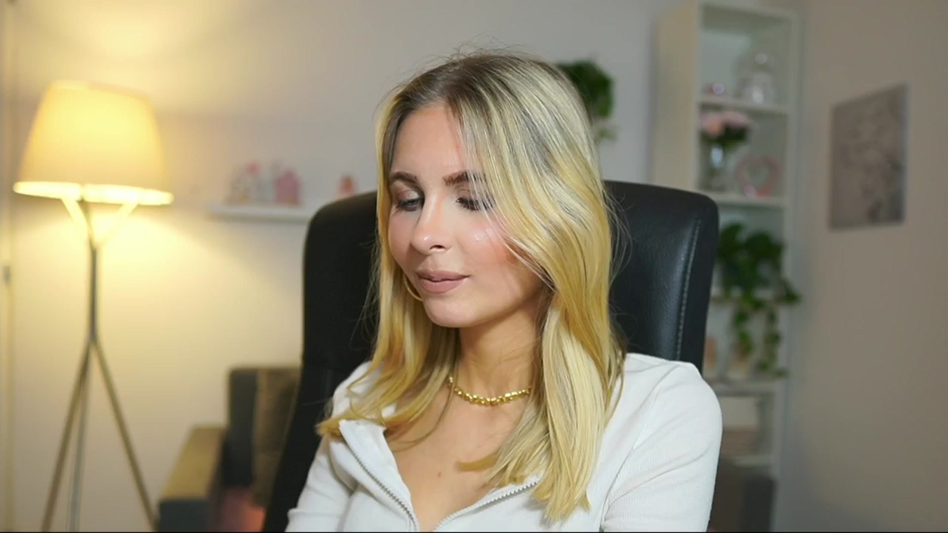 Gallery image thumbnail from Catecrago_'s myfreecams stream on, 04/25/2025, 14:10 image 11 of 20