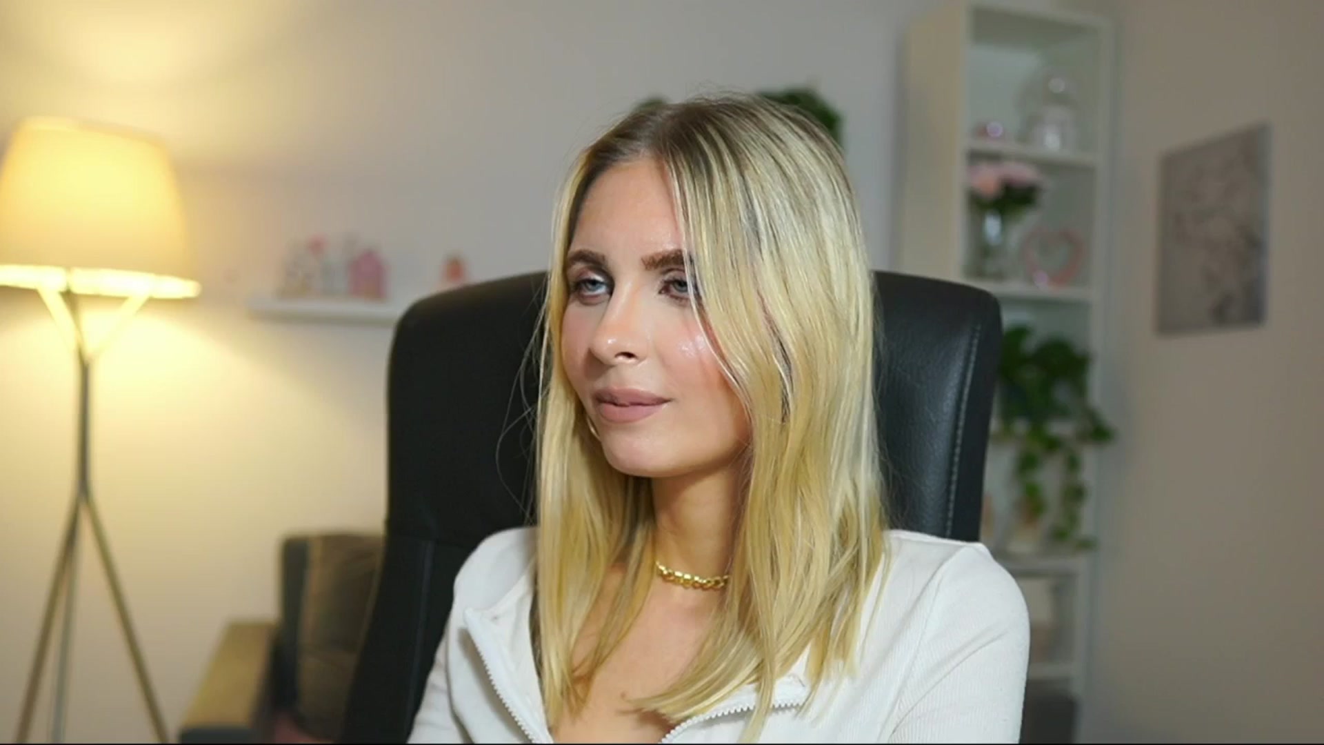 Gallery image thumbnail from Catecrago_'s myfreecams stream on, 04/25/2025, 17:54 image 20 of 20