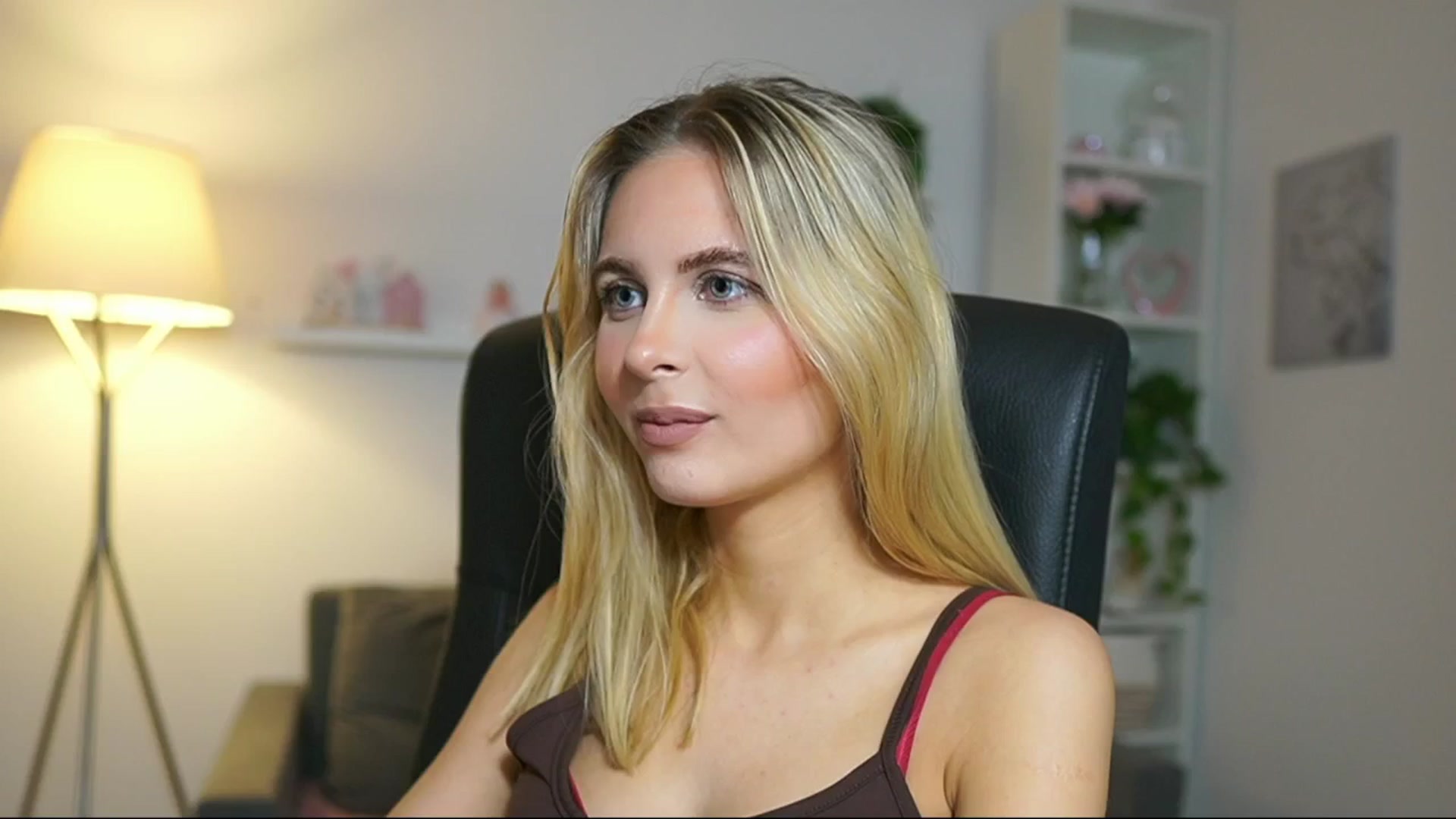 Gallery image thumbnail from Catecrago_'s myfreecams stream on, 04/26/2025, 08:39 image 18 of 20