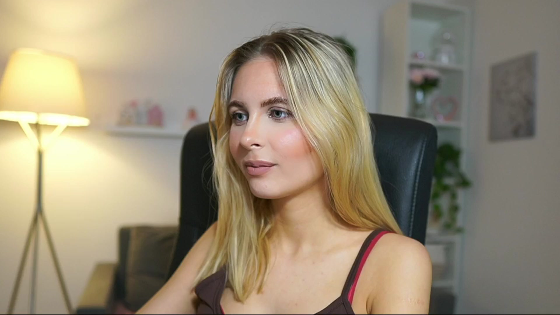 Gallery image thumbnail from Catecrago_'s myfreecams stream on, 04/26/2025, 08:39 image 20 of 20