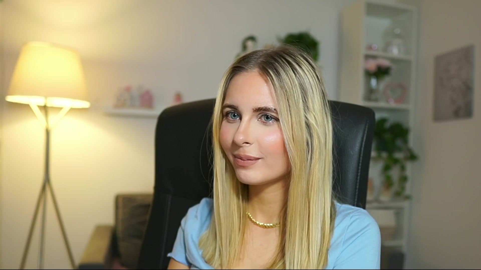 Gallery image thumbnail from Catecrago_'s myfreecams stream on, 04/28/2025, 14:20 image 19 of 20