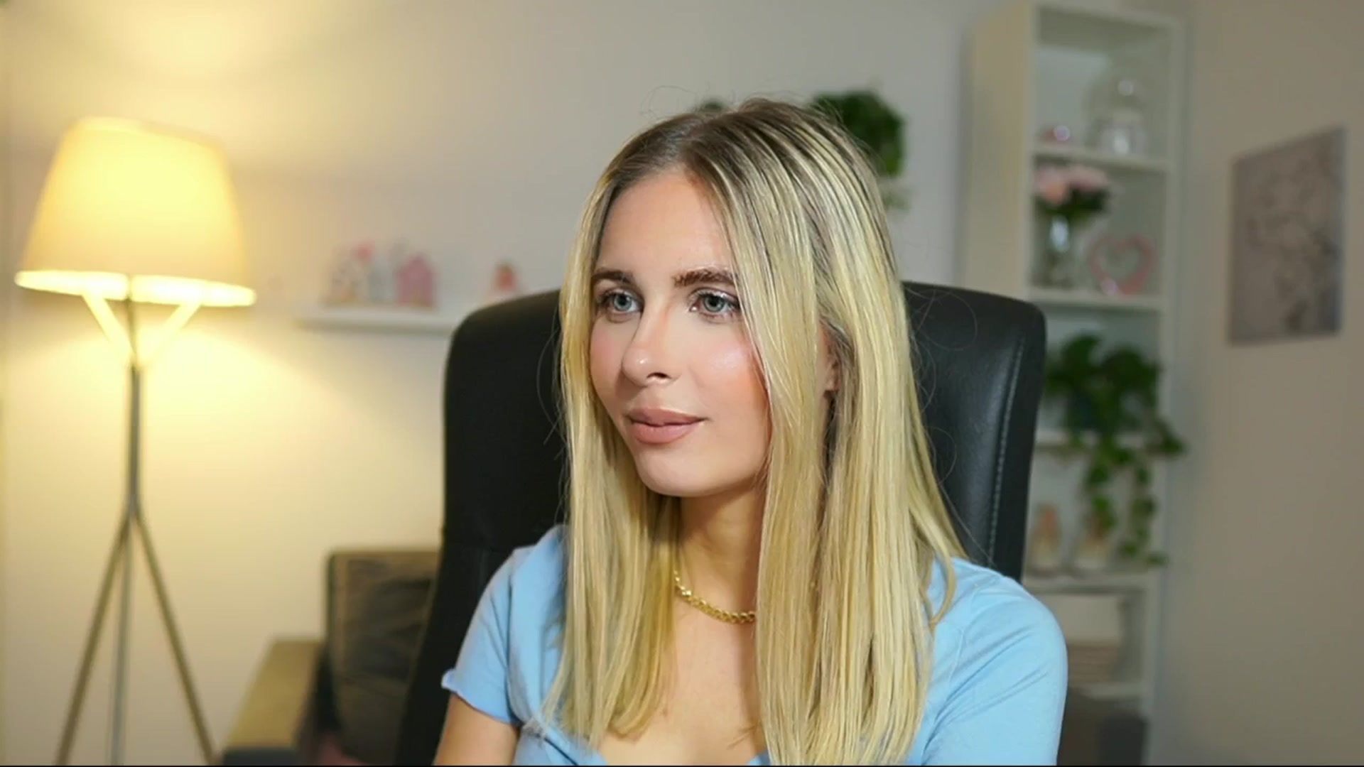 Gallery image thumbnail from Catecrago_'s myfreecams stream on, 04/28/2025, 14:20 image 5 of 20