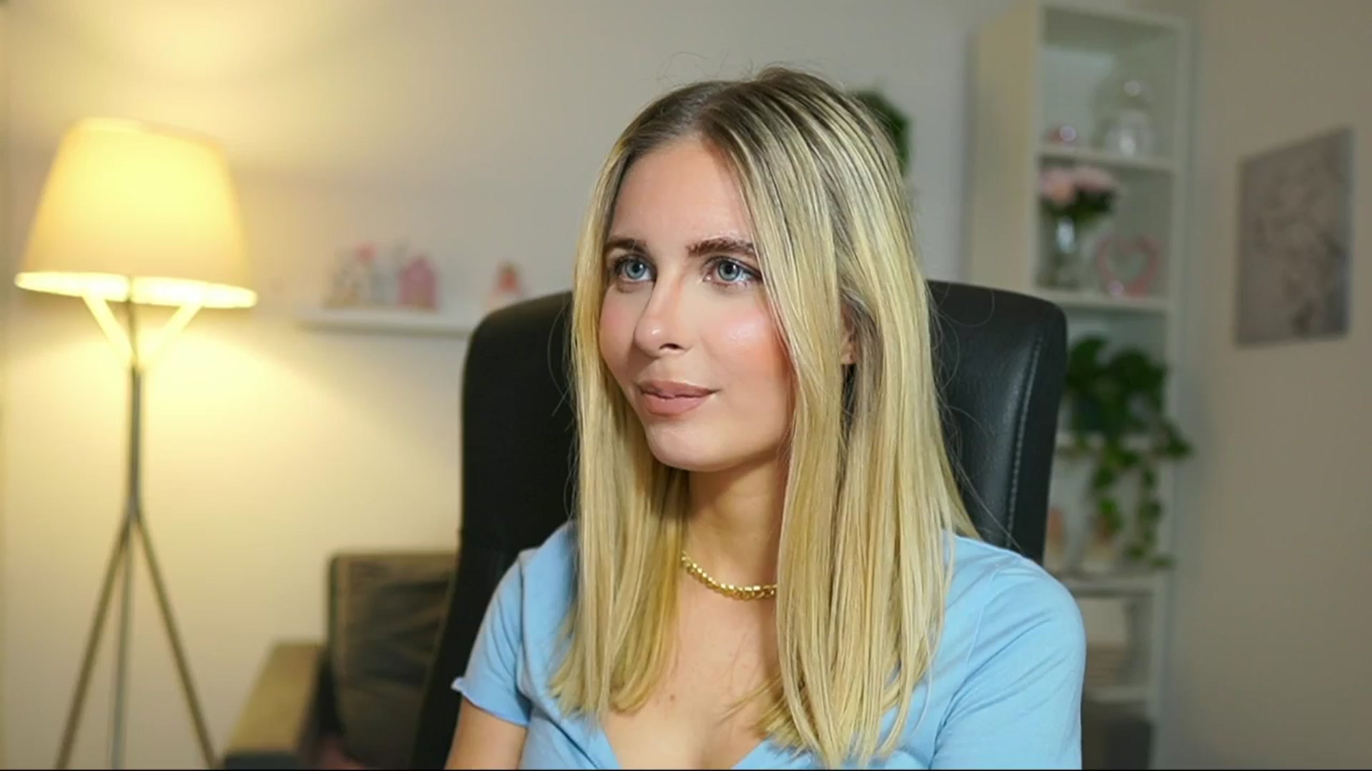 Gallery image thumbnail from Catecrago_'s myfreecams stream on, 04/28/2025, 14:20 image 1 of 20