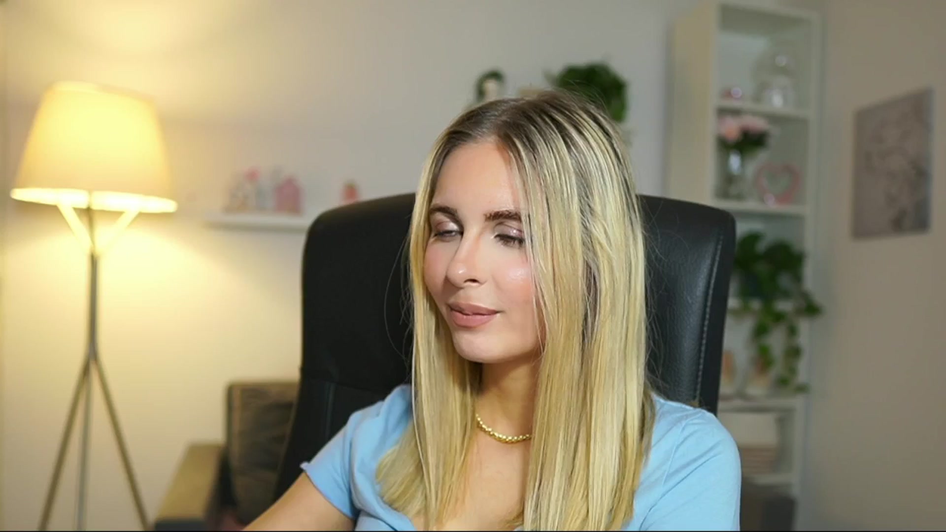 Gallery image thumbnail from Catecrago_'s myfreecams stream on, 04/28/2025, 14:20 image 18 of 20