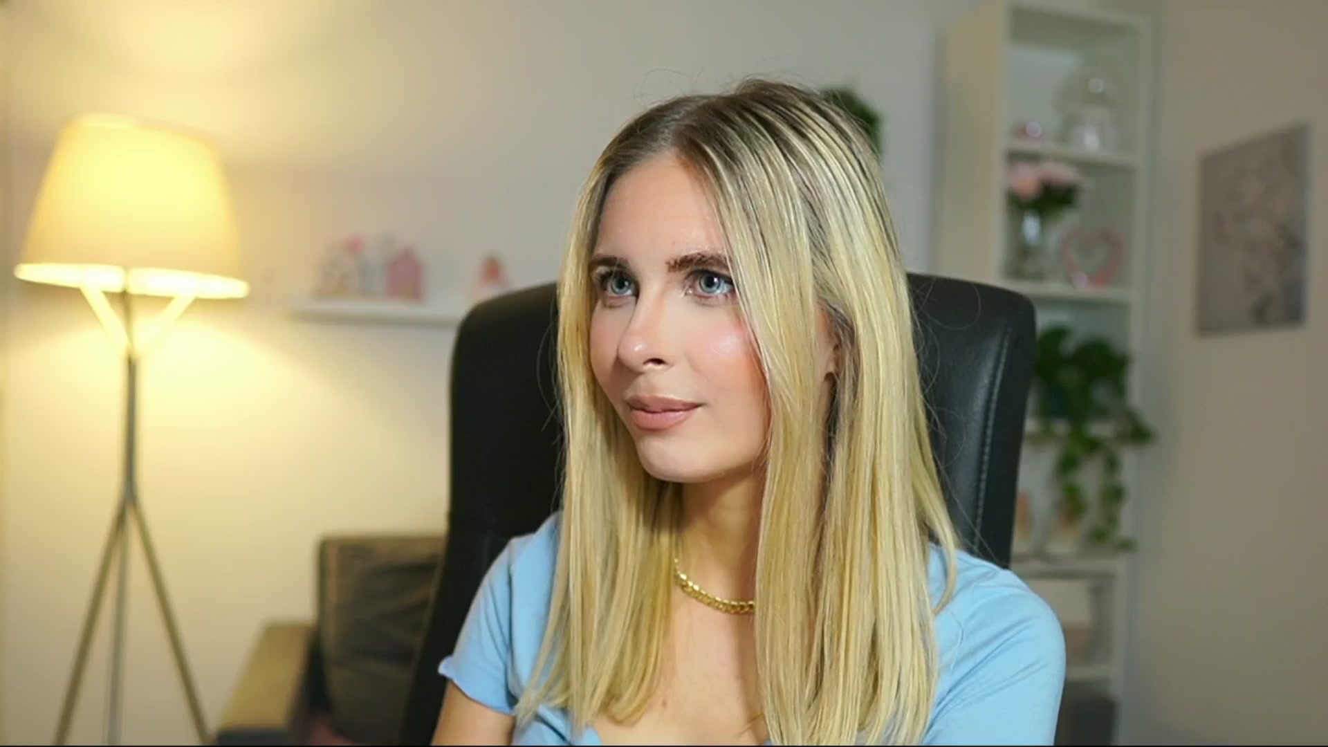 Gallery image thumbnail from Catecrago_'s myfreecams stream on, 04/28/2025, 14:20 image 2 of 20