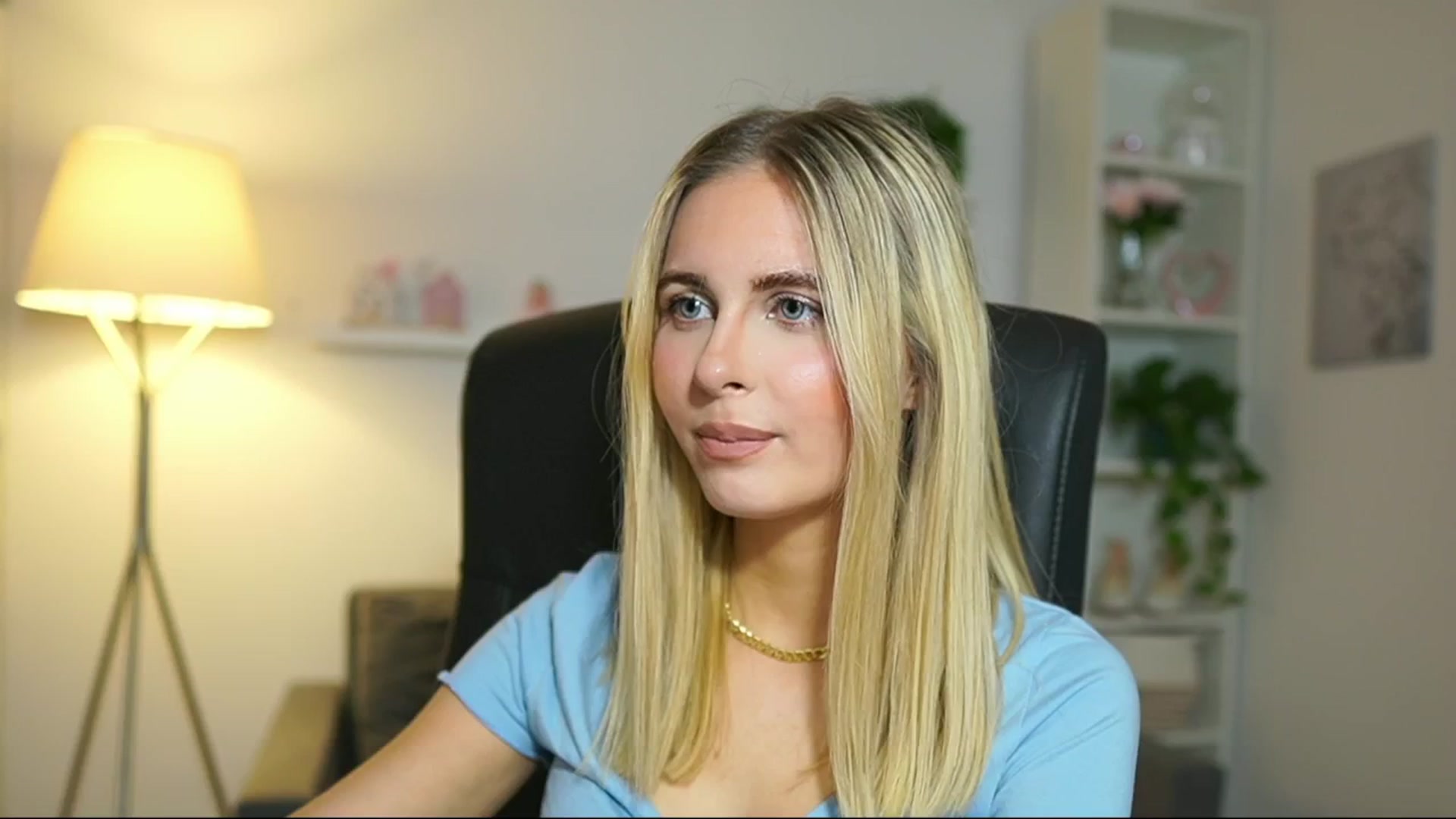 Gallery image thumbnail from Catecrago_'s myfreecams stream on, 04/28/2025, 14:20 image 7 of 20