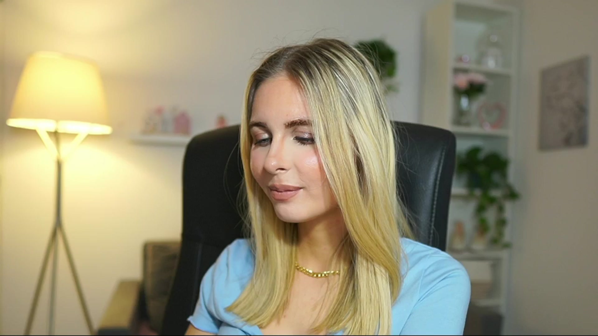 Gallery image thumbnail from Catecrago_'s myfreecams stream on, 04/28/2025, 14:59 image 5 of 20