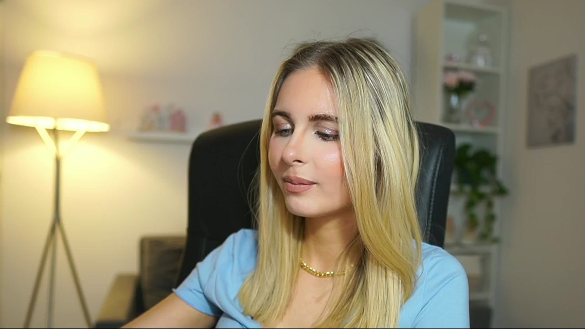 Gallery image thumbnail from Catecrago_'s myfreecams stream on, 04/28/2025, 14:59 image 9 of 20