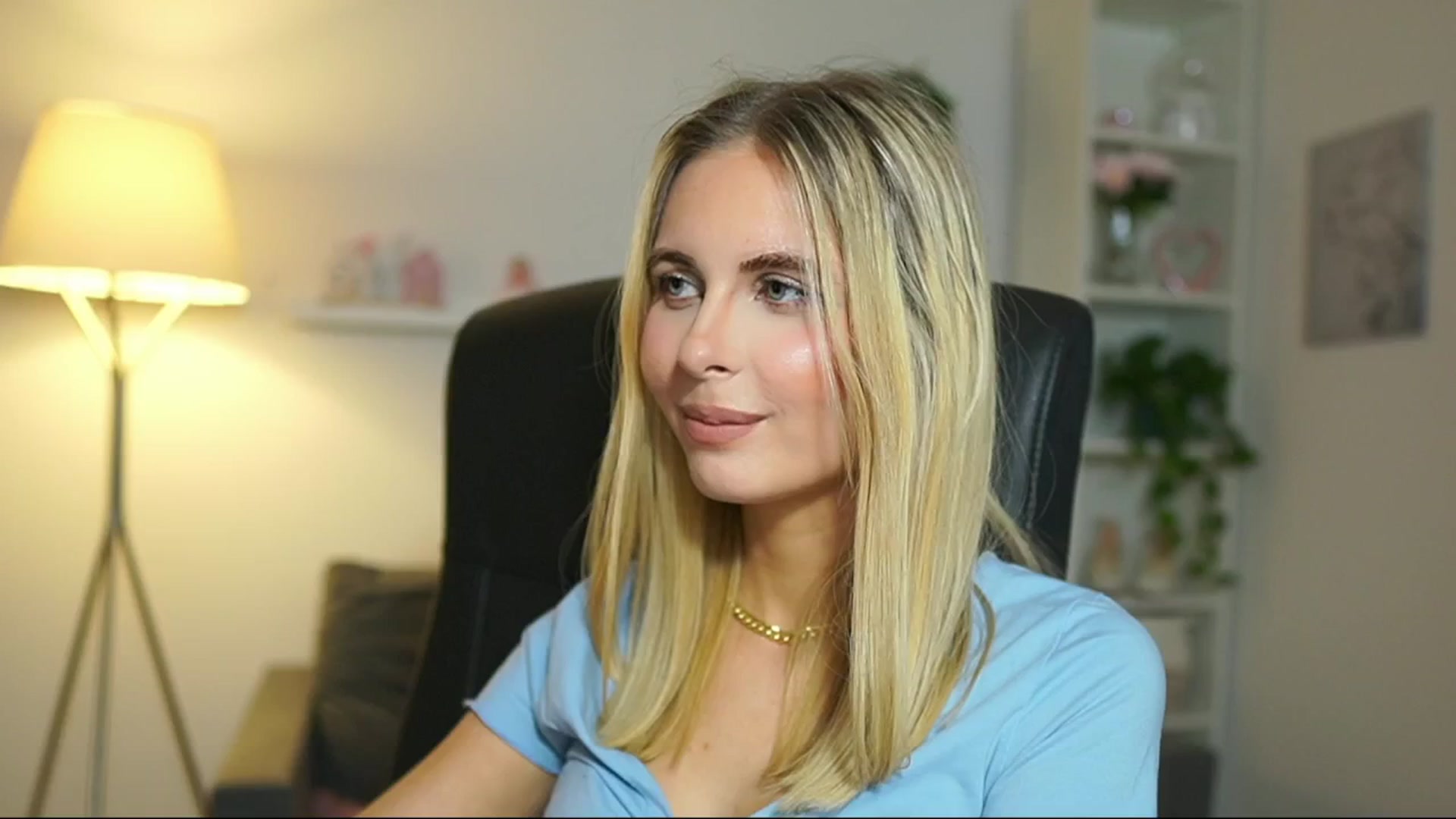 Gallery image thumbnail from Catecrago_'s myfreecams stream on, 04/28/2025, 17:12 image 18 of 20