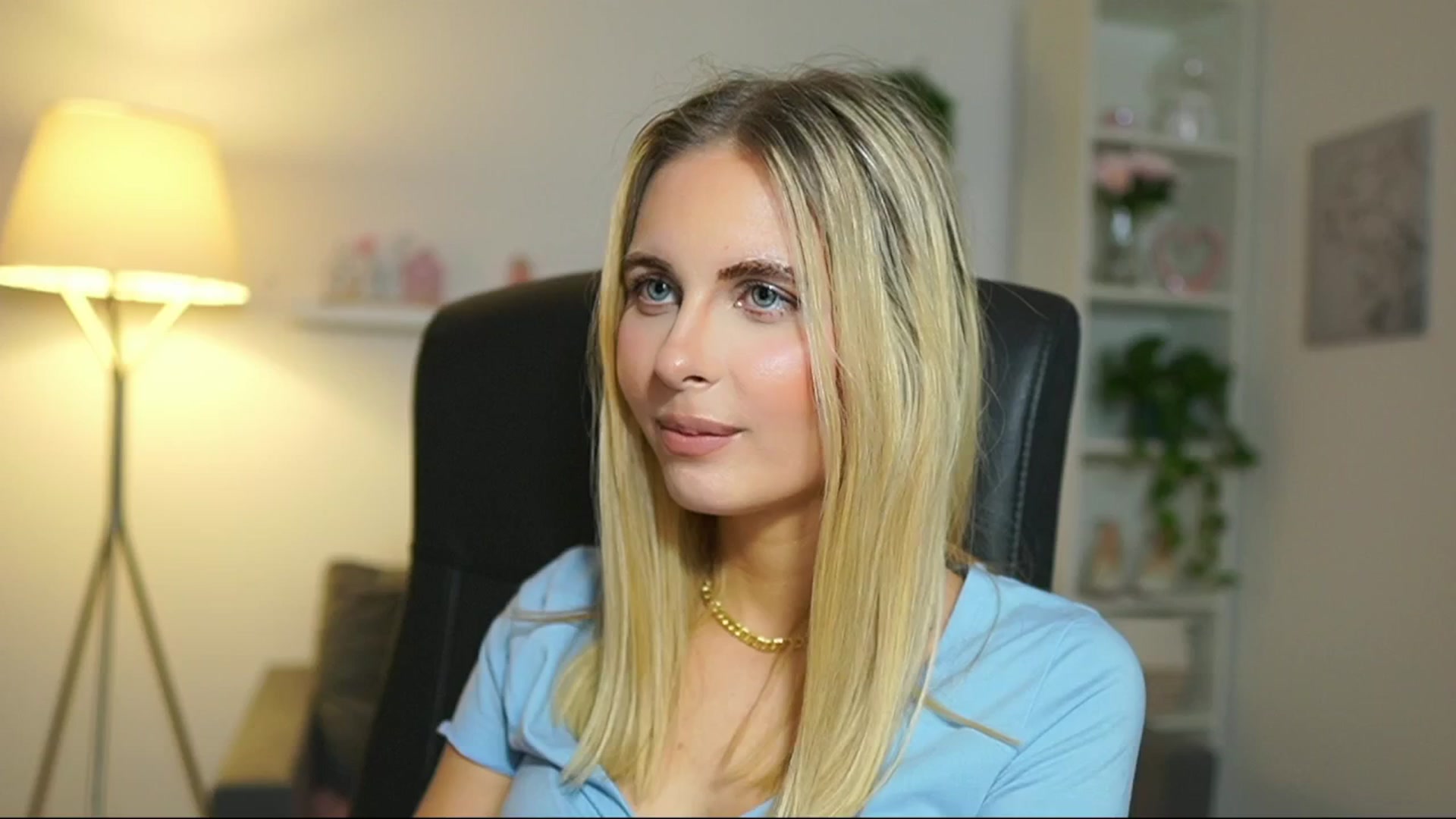 Gallery image thumbnail from Catecrago_'s myfreecams stream on, 04/28/2025, 17:12 image 10 of 20