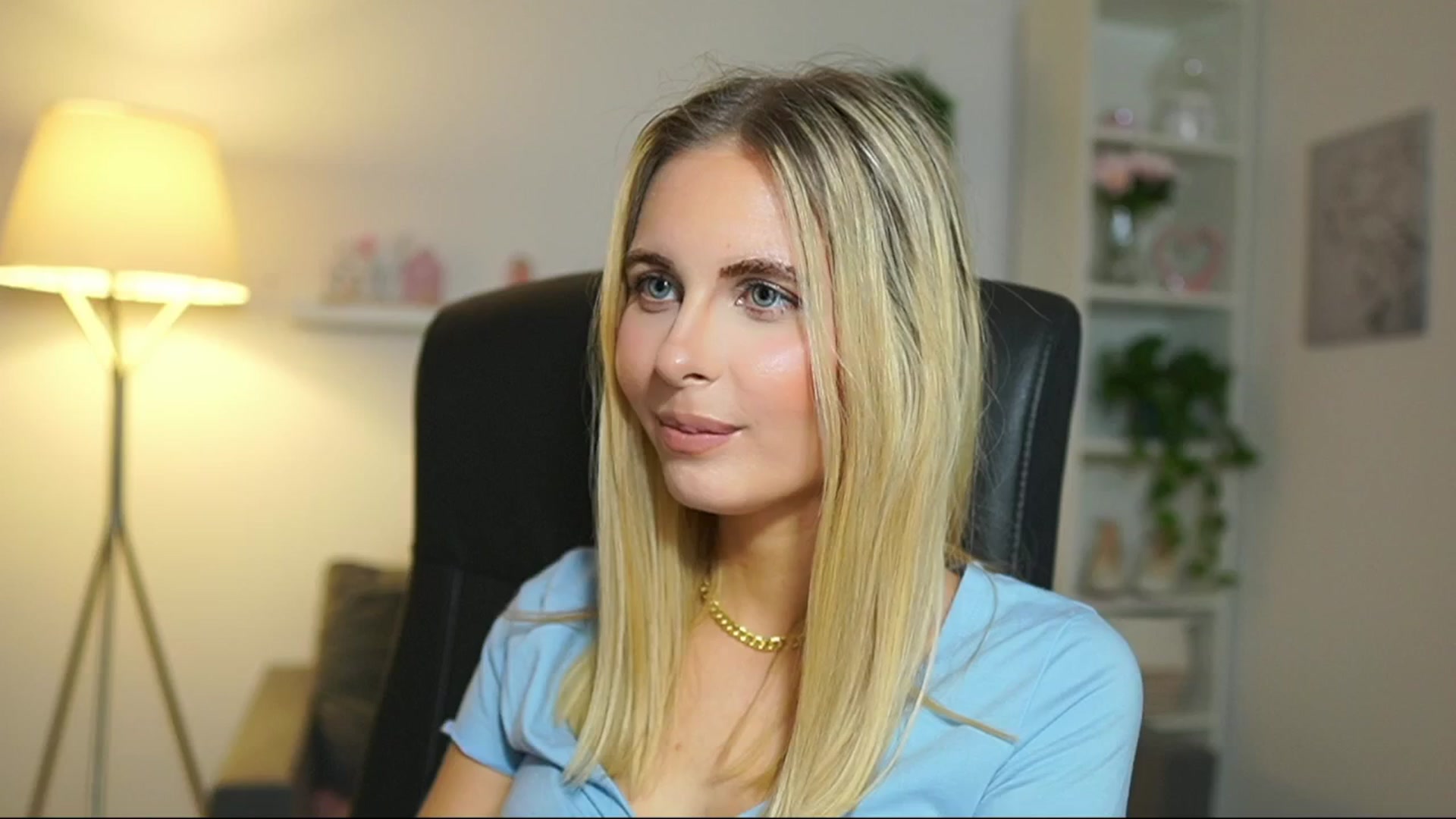 Gallery image thumbnail from Catecrago_'s myfreecams stream on, 04/28/2025, 17:12 image 9 of 20