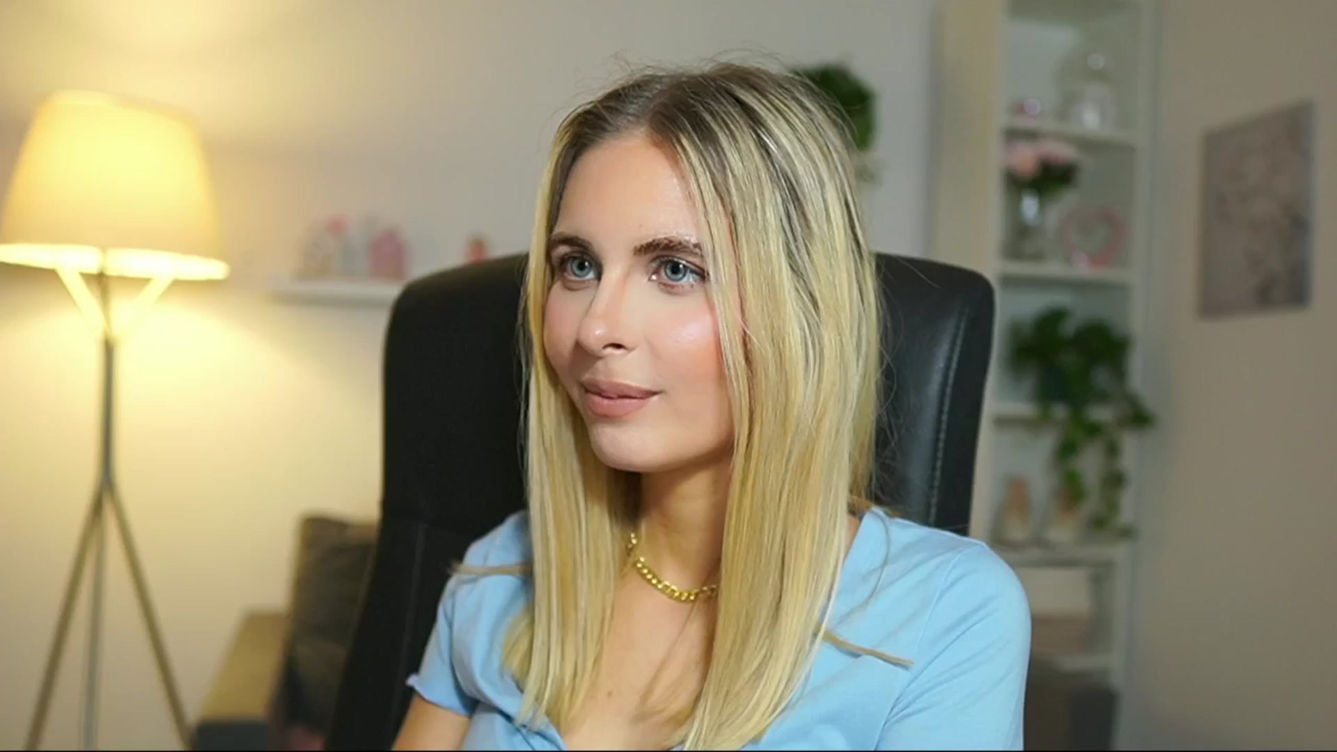 Gallery image thumbnail from Catecrago_'s myfreecams stream on, 04/28/2025, 17:12 image 7 of 20