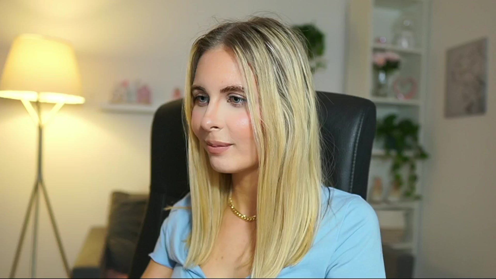 Gallery image thumbnail from Catecrago_'s myfreecams stream on, 04/28/2025, 17:12 image 4 of 20