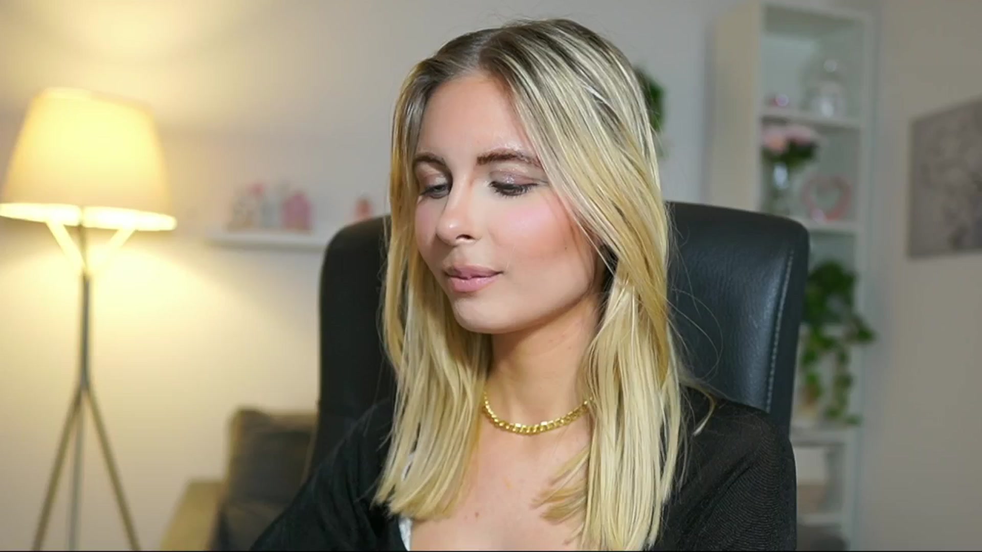 Gallery image thumbnail from Catecrago_'s myfreecams stream on, 04/29/2025, 13:05 image 2 of 20