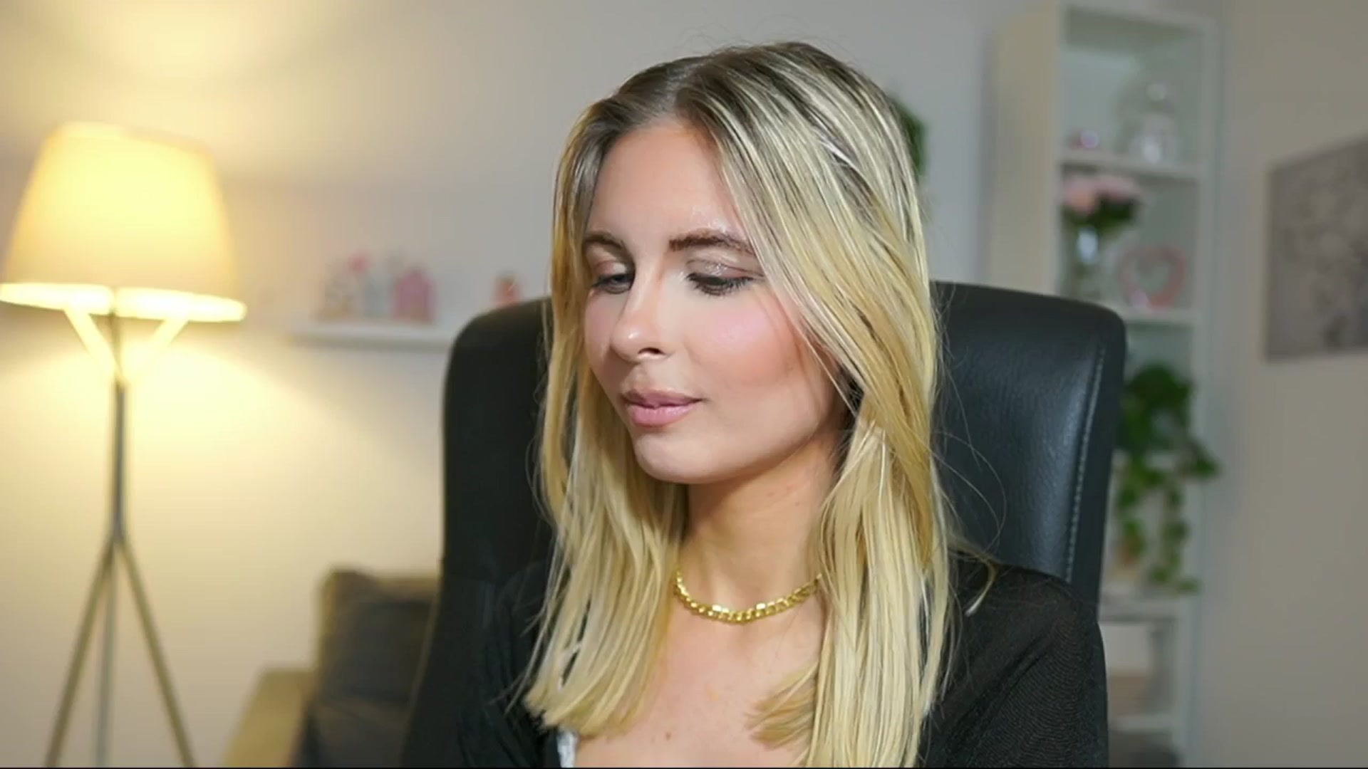Gallery image thumbnail from Catecrago_'s myfreecams stream on, 04/29/2025, 13:05 image 4 of 20