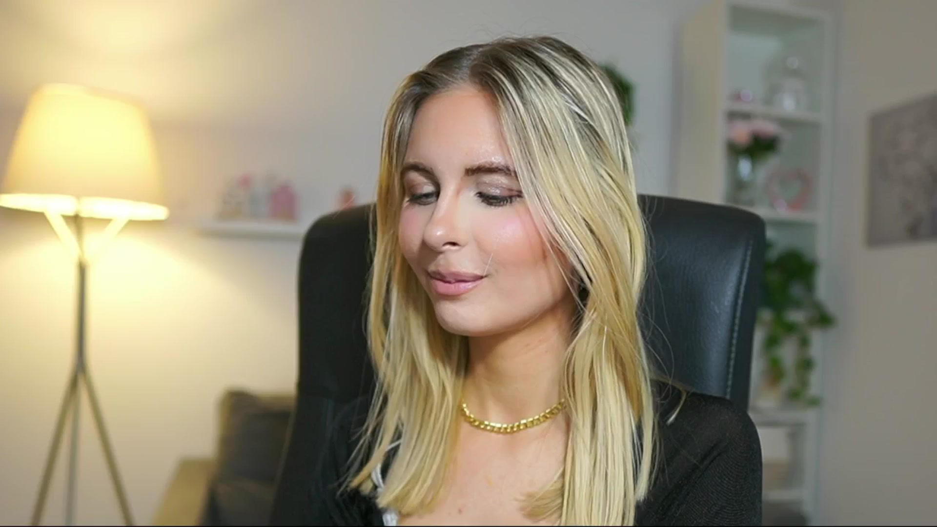 Gallery image thumbnail from Catecrago_'s myfreecams stream on, 04/29/2025, 13:05 image 13 of 20