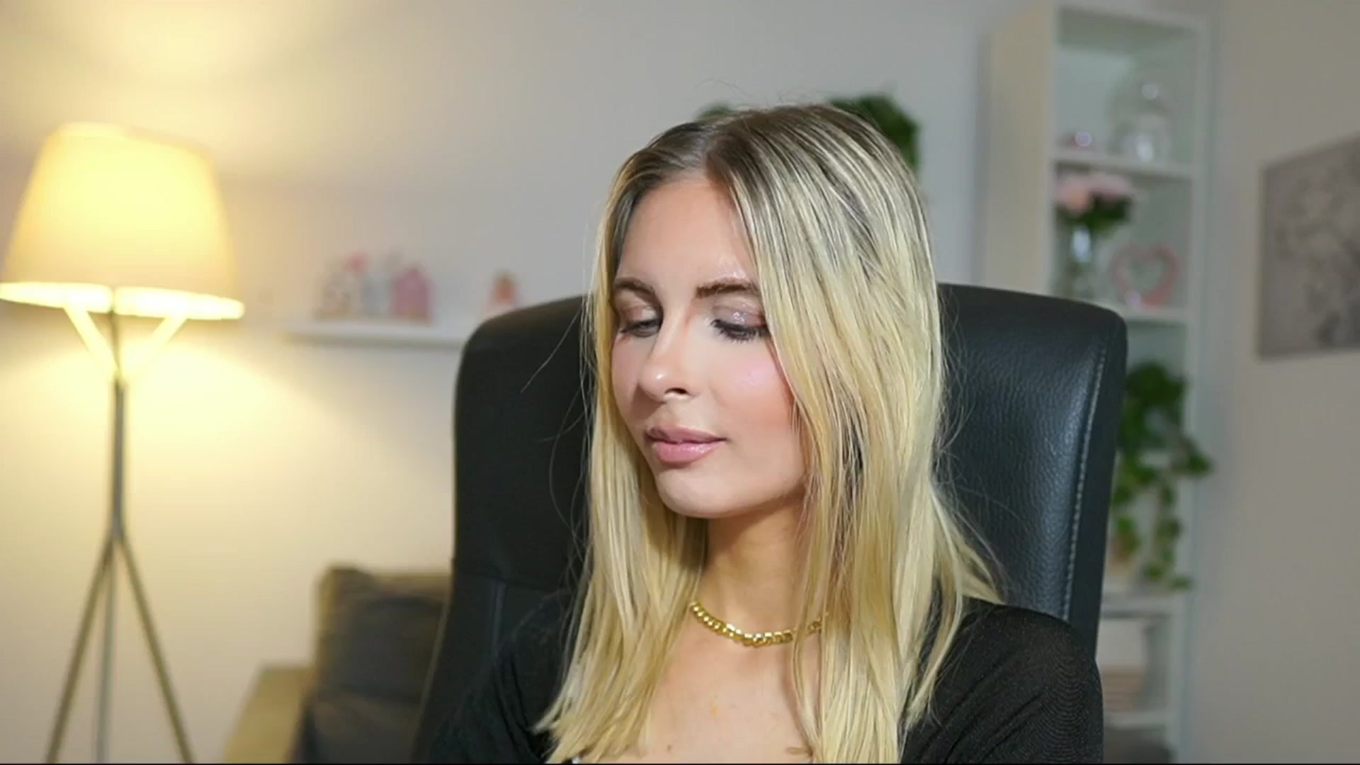 Gallery image thumbnail from Catecrago_'s myfreecams stream on, 04/29/2025, 14:01 image 9 of 20