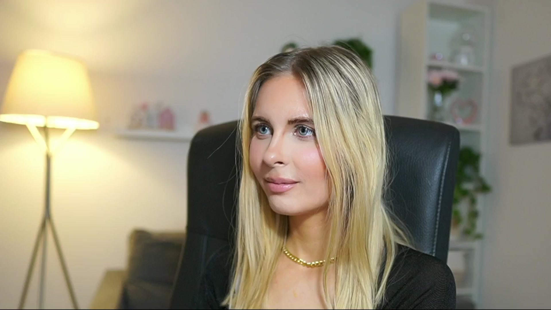 Gallery image thumbnail from Catecrago_'s myfreecams stream on, 04/29/2025, 14:01 image 13 of 20