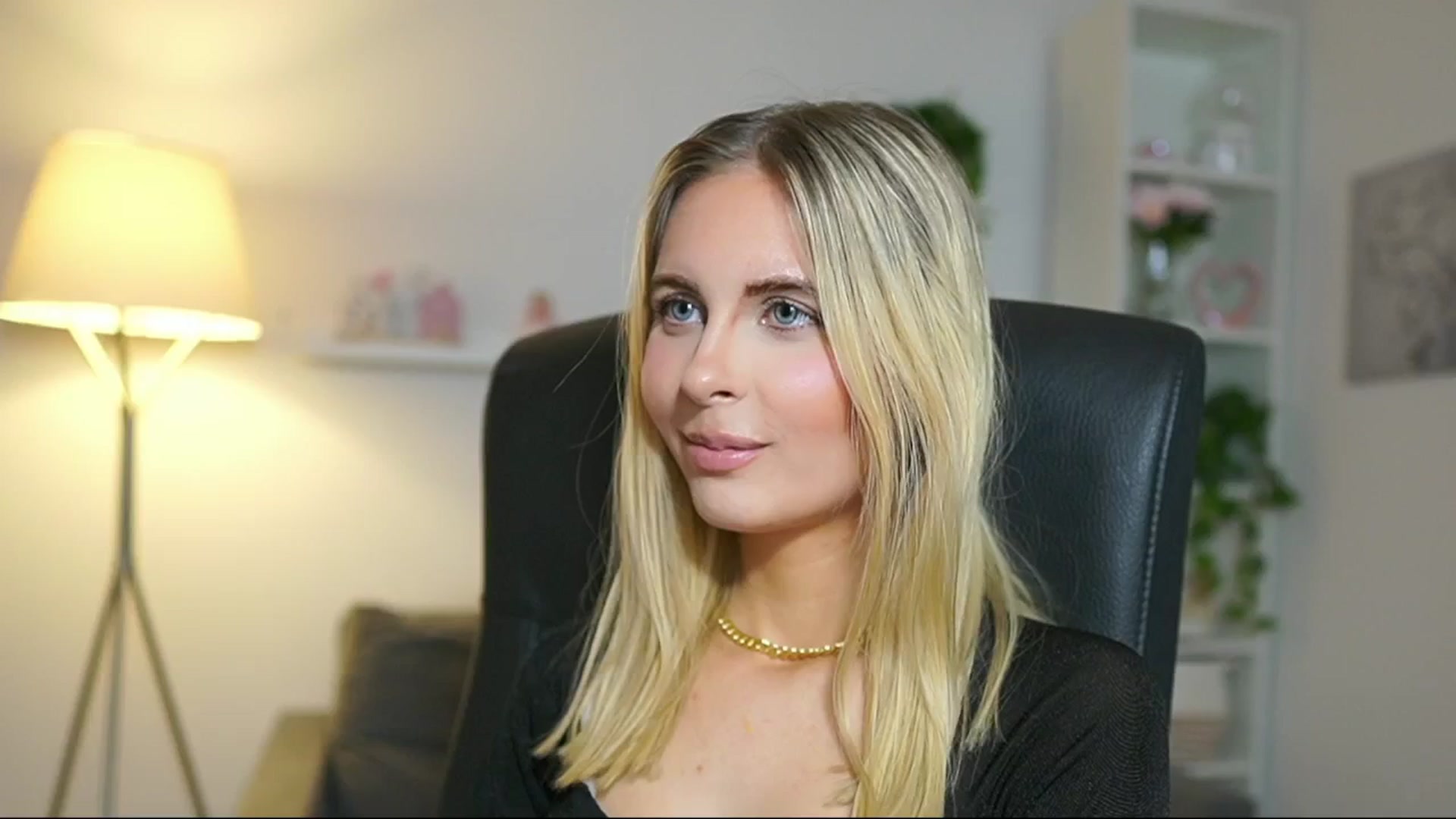 Gallery image thumbnail from Catecrago_'s myfreecams stream on, 04/29/2025, 14:01 image 8 of 20